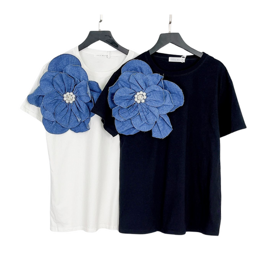 Blusa con flor 3D