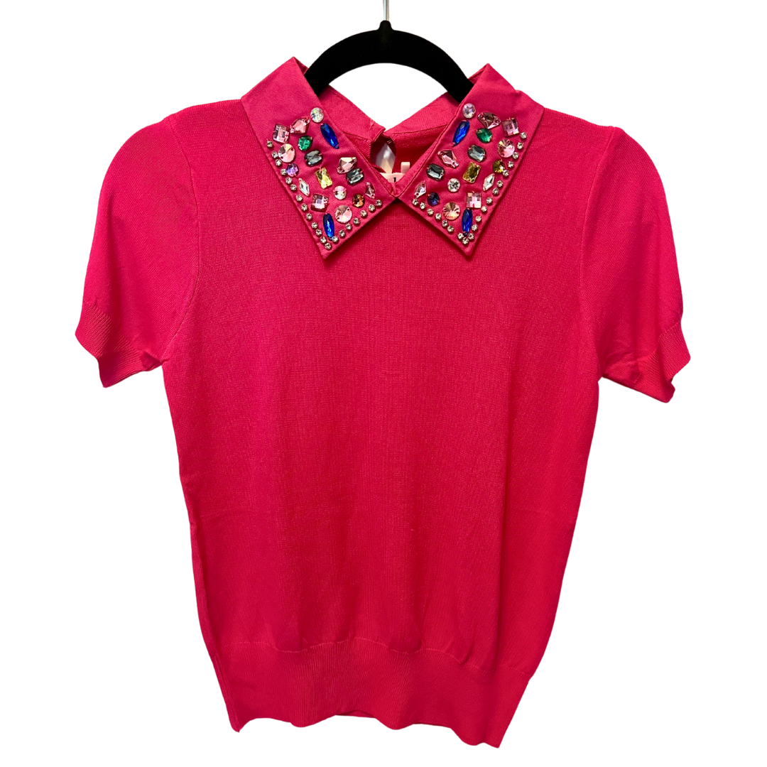 Blusa tipo polo con aplicaciones en cuello