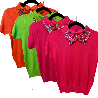 Blusa tipo polo con aplicaciones en cuello